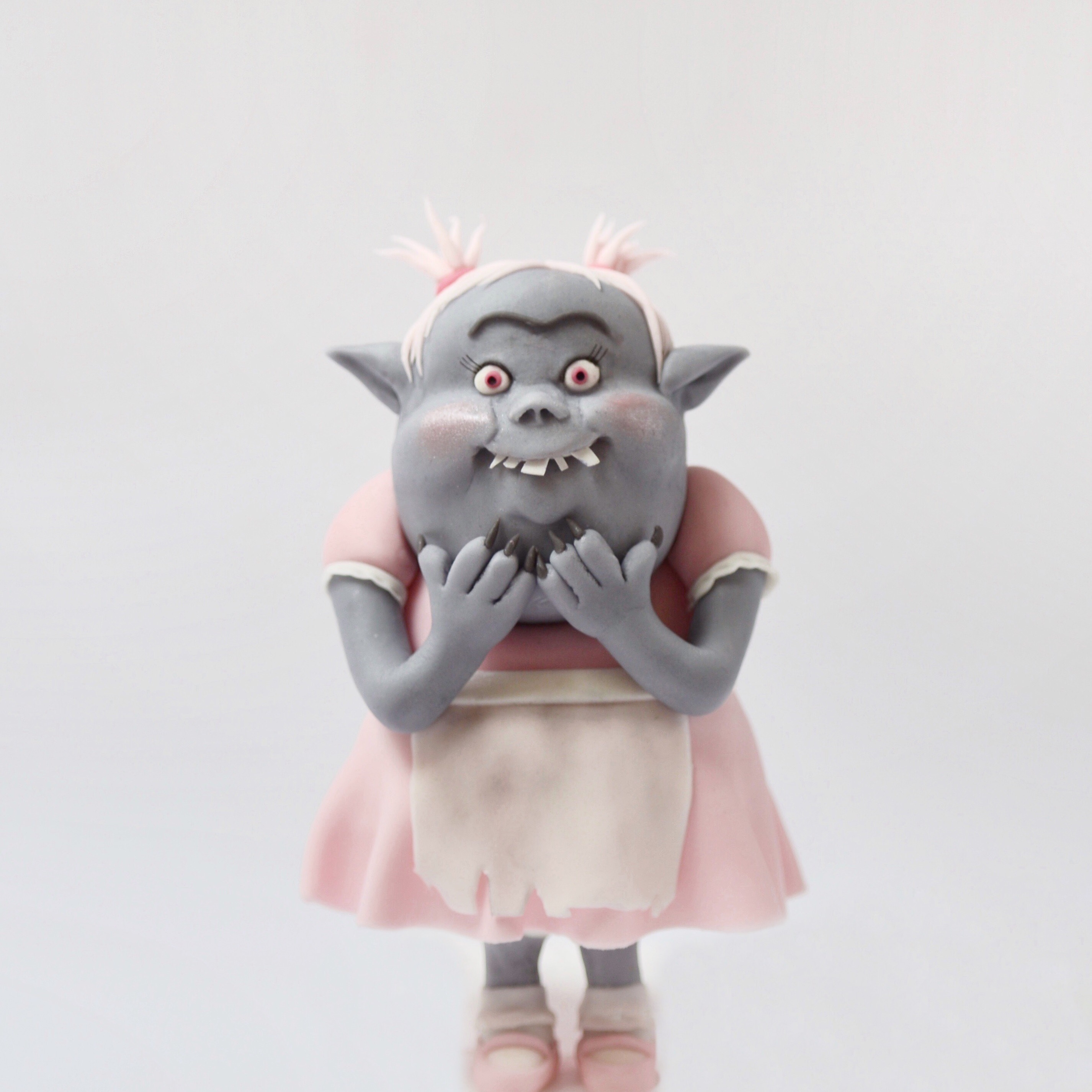 Bridget from Trolls cake topper video tutorial - Kate Sartorius